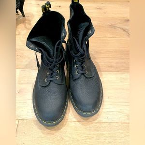 Doc Marten’s Pascal, EUC - worn twice, wonderful soft pebbled leather